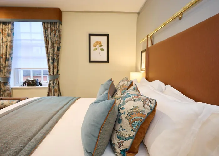 The White Hart, Ampthill, Bedfordshire - Acorn Pubs Hotel, United Kingdom