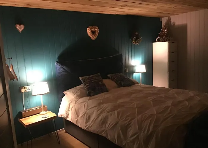 Pod & Cwtch Luxury Accommodation