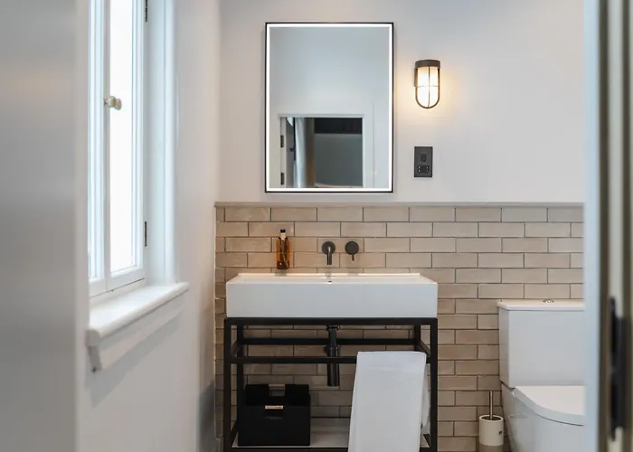 Code - The Court, Edinburgh Hostel, United Kingdom