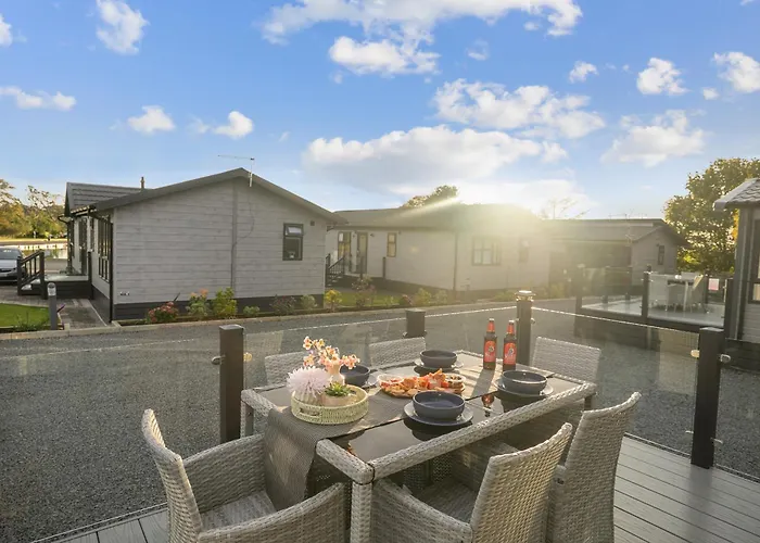 Arranview Lochside Pods & Lodges All With Private Hot-Tubs Fenwick , United Kingdom