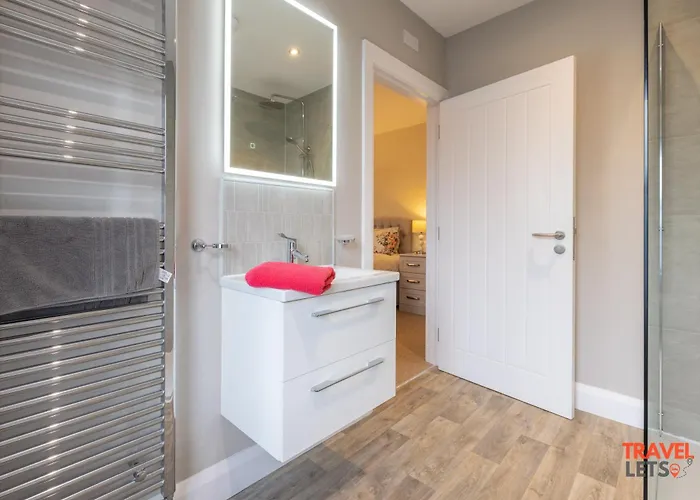 Homestead Hillsborough By Travel Lets Short Term Rental Agency Hillsborough Featuring Apartments, Double Suites & Triple Suites