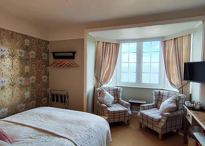 Chough'S Nest Hotel
