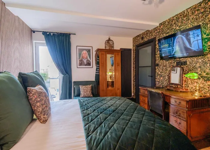 Ricky Road Guest House