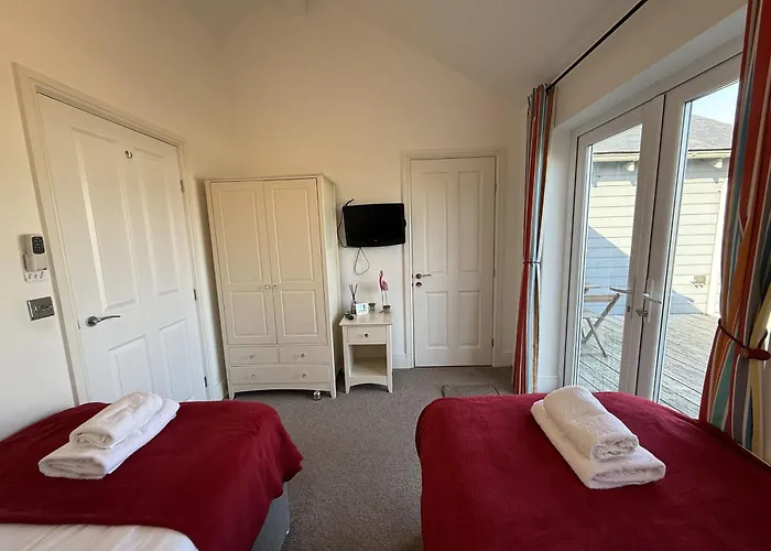 Luna Azul At The Bay Filey, Sleeps Up To 8, And 2 Dogs Stay For Free!