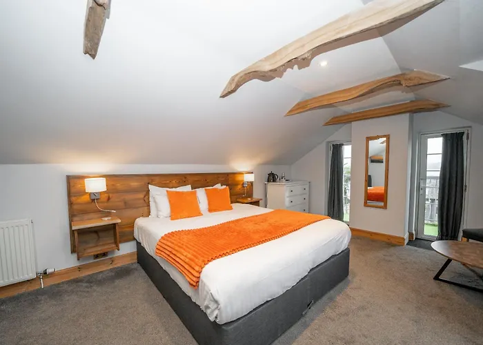 Oak Tree Inn