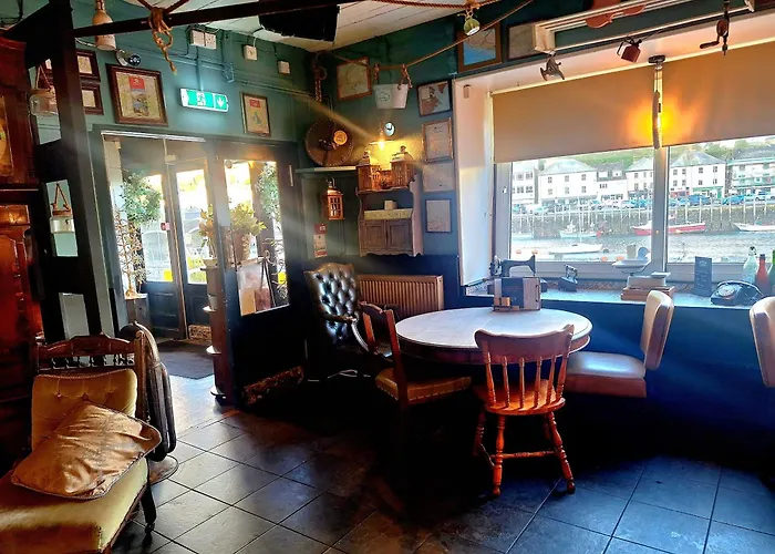 Harbour Moon Inn