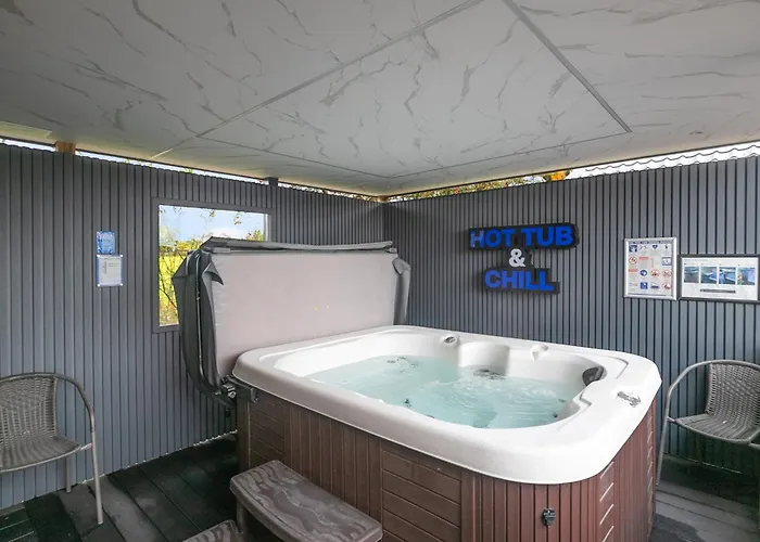 Arranview Lochside Pods & Lodges All With Private Hot-Tubs
