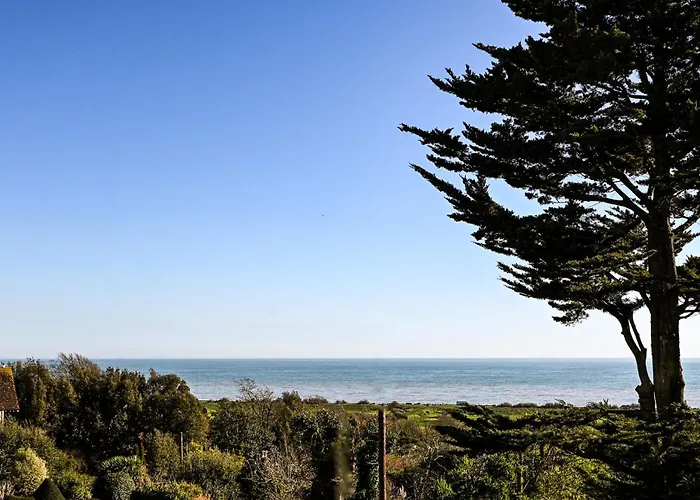 The Bolt Hole Hythe Panoramic Coast And Sea Views