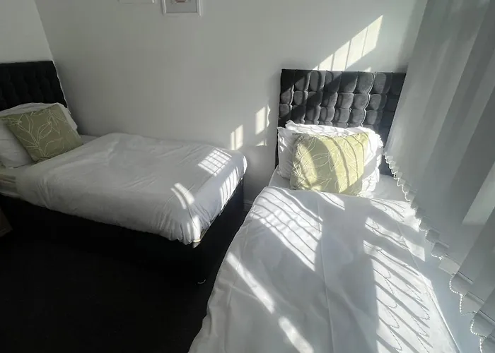 Sangha House - Ensuite Rooms With Shared Kitchen Facilities