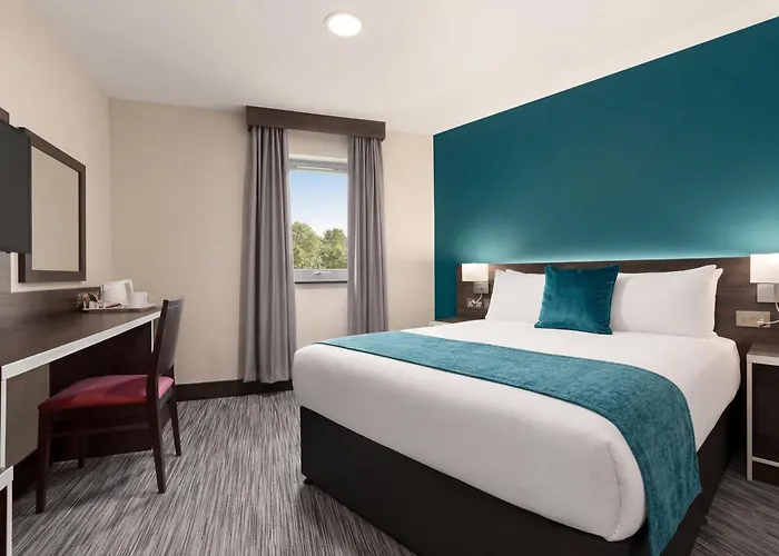 Ramada By Wyndham Cobham