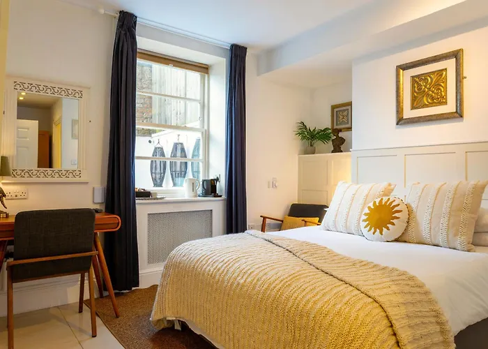 Ferndale Mews Bed & Breakfast Bristol, United Kingdom