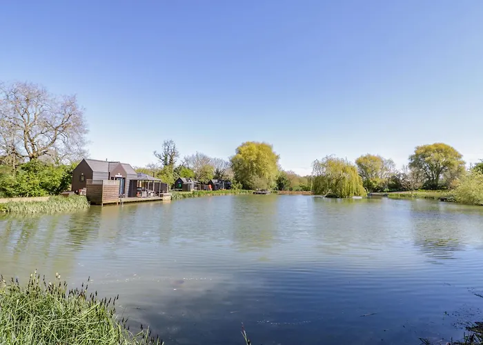 Oak Lodge At Bridge Lake Farm & Fishery Banbury, United Kingdom