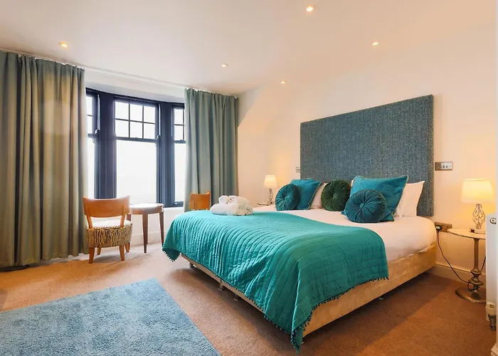 Beachcliff Hotel And Apartments