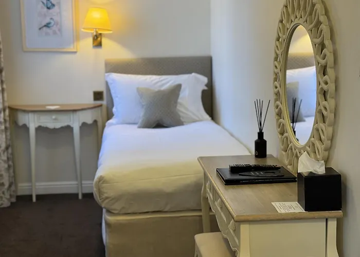 The Old Fourpenny Shop Hotel