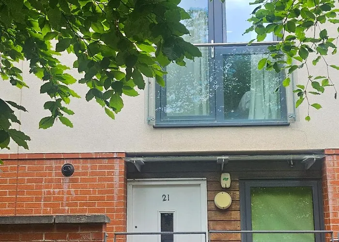 Lovely Holiday Home In Birmingham City Center 3 Bedrooms House By Hf Group