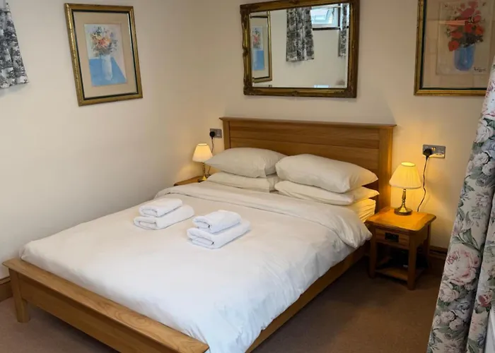 Oakwood Bed And Breakfast Heathrow Hillingdon, United Kingdom