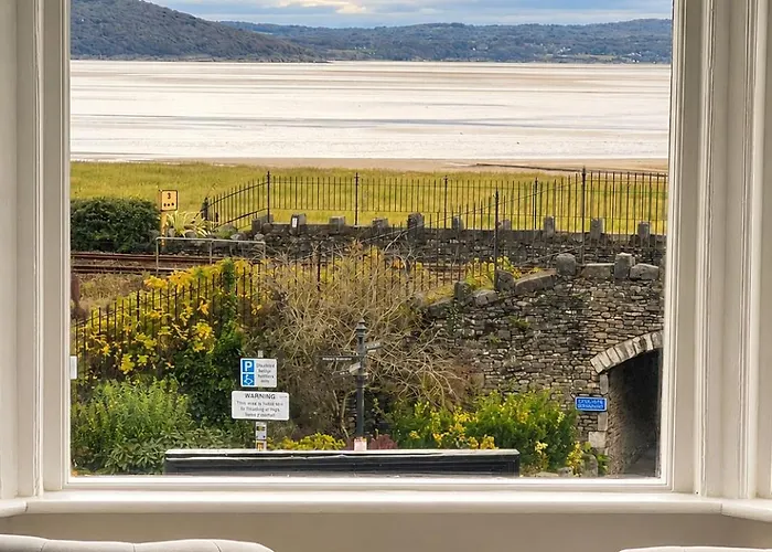 The Commodore Inn
