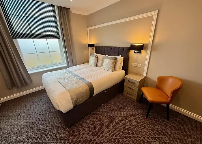 The Raven Hotel