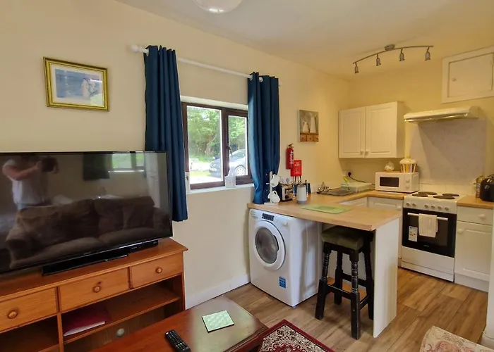 Nook - Farm Park Stay With Hot Tub & Dome