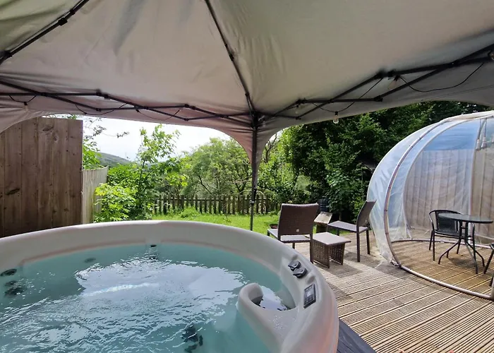 Nook - Farm Park Stay With Hot Tub & Dome