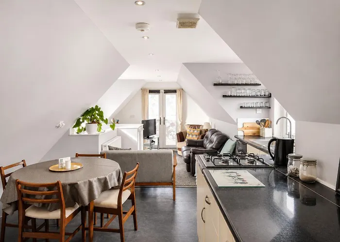 Nest Holiday Home Central Callander, Trossachs Self-Catering