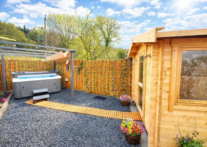 Dolgun Uchaf Historic B&B And Cottages With Boutique Bedrooms In The Heart Of Snowdonia