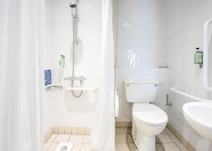 Holiday Inn Express Dunfermline By Ihg