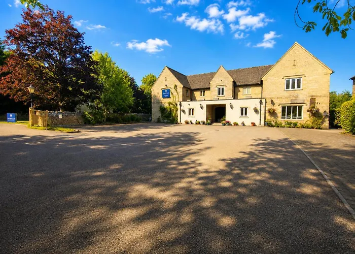 The Churchill Court