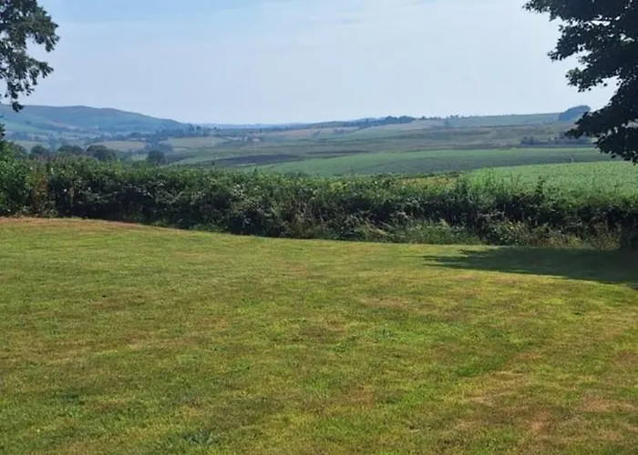 Pen-Rhos Luxury Glamping "Cuckoo'S Nest"