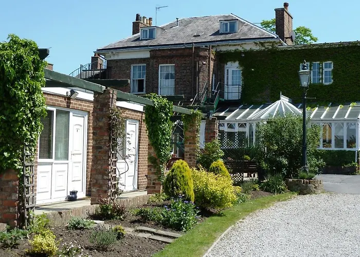 Knavesmire Manor Hotel And Leisure