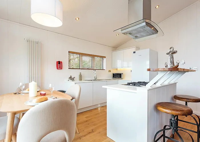 Woodside Bay Lodge Retreat