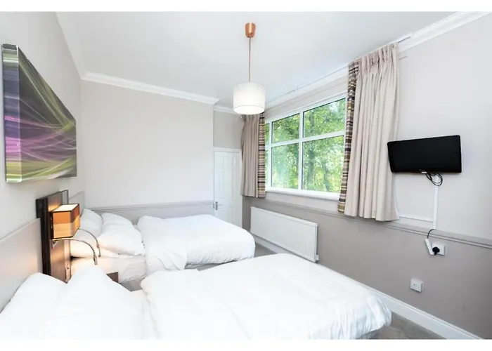 Heathrow Slough Hotel And Suites