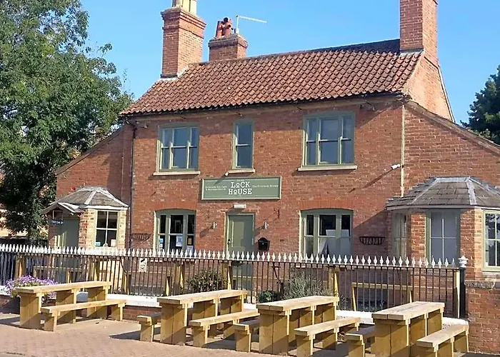 Riverside Rooms