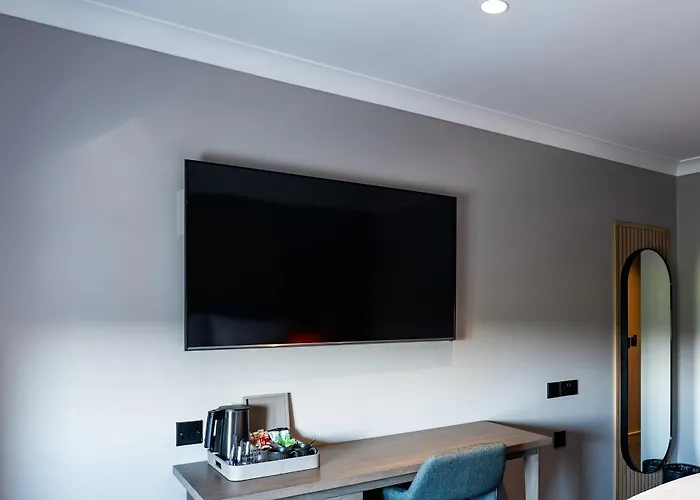 Village Hotel Leeds North