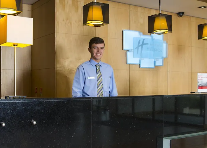 Holiday Inn Express London - Epsom Downs By Ihg