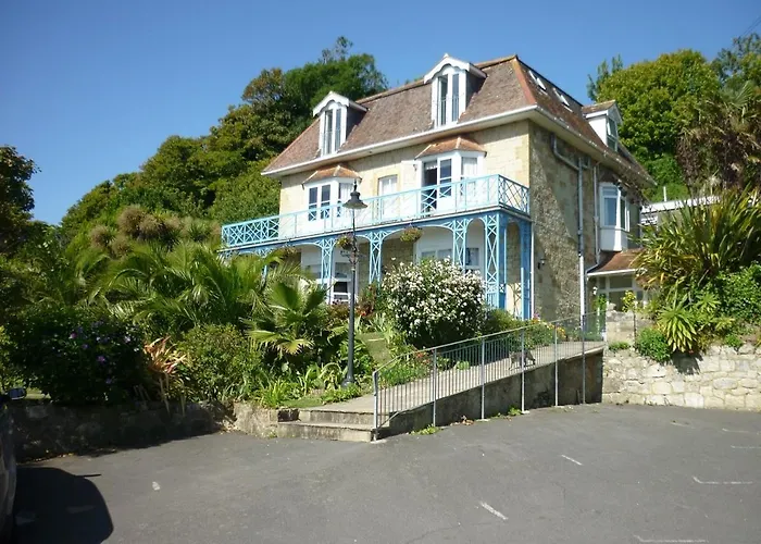 St Maur