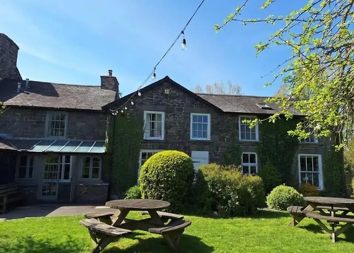 Llanerch Inn