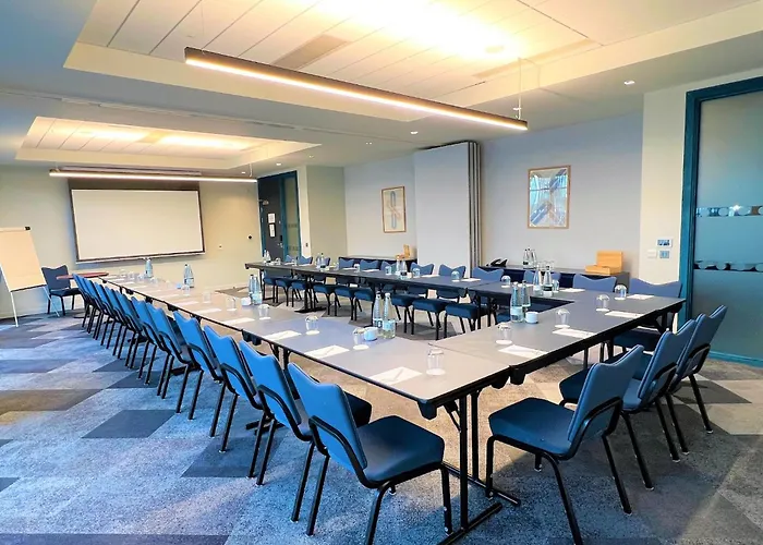 Holiday Inn London Heathrow - Bath Road By Ihg