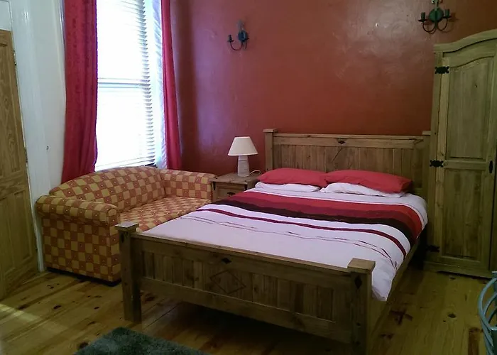Clarmont Guest House