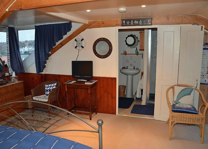 Captains Cabin