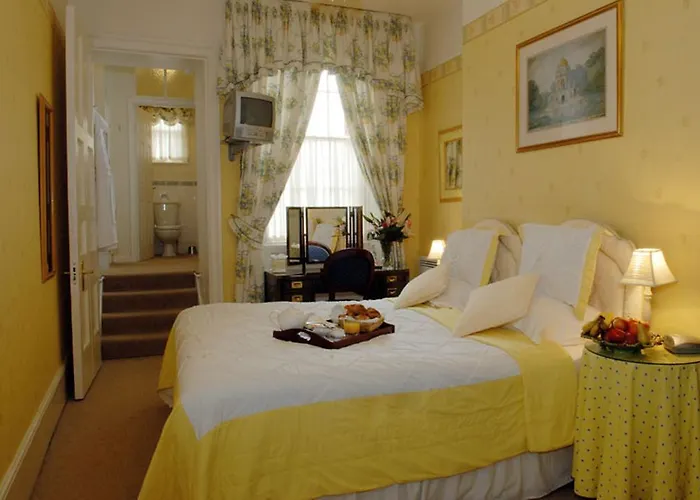Willoughby House Hotel & Apartments Cheltenham, United Kingdom
