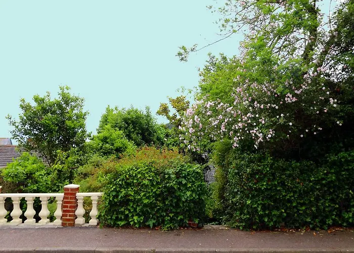 Lammas Park House