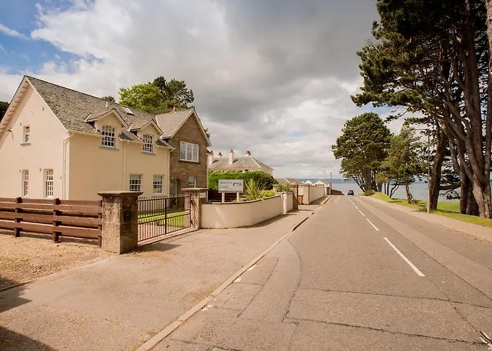 Sea View Lodge