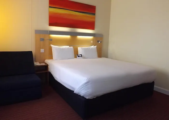Holiday Inn Express Liverpool John Lennon Airport