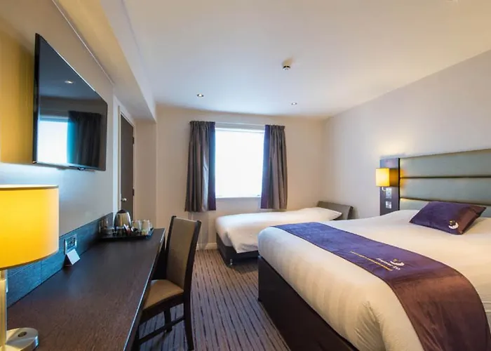 Premier Inn Manchester - Swinton