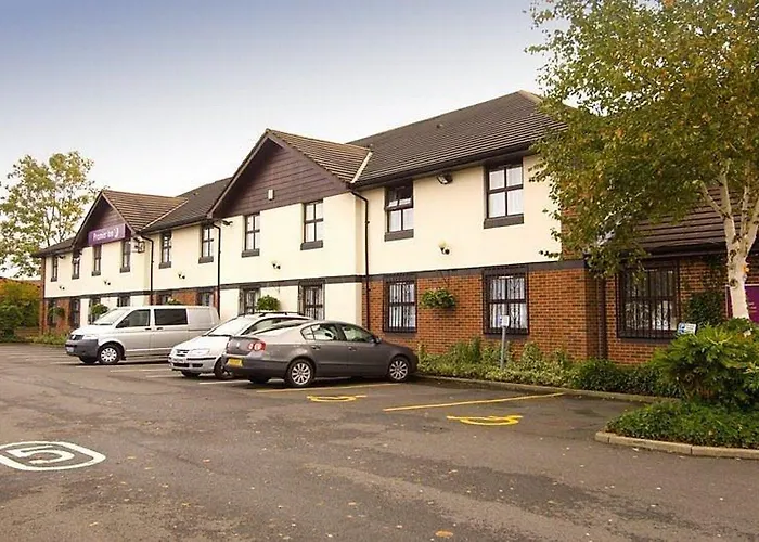 Premier Inn Oldham - Broadway