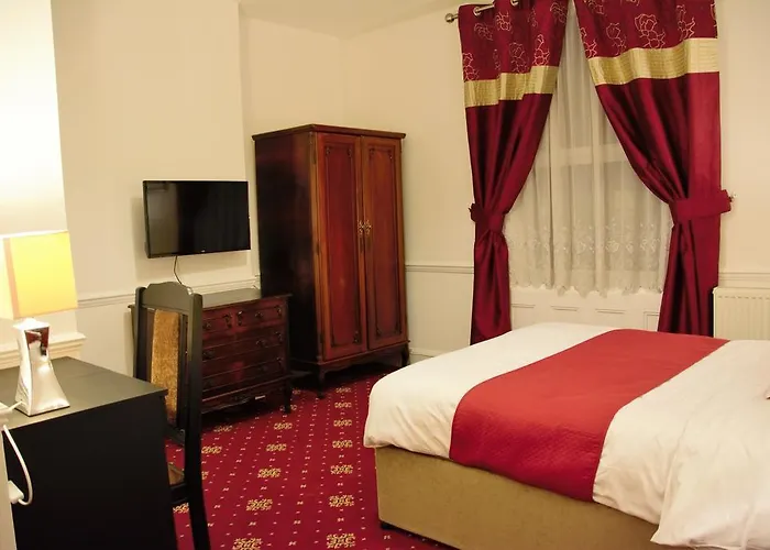 Crown Lodge Guest House