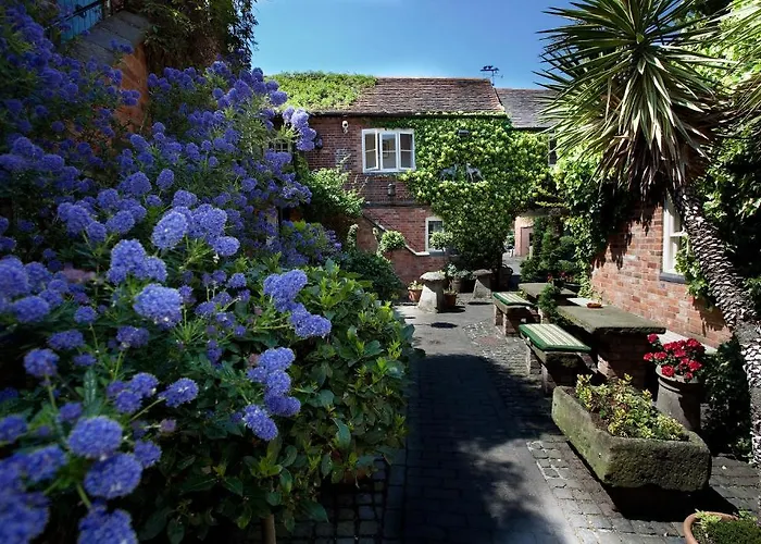 Greyhound Coaching Inn