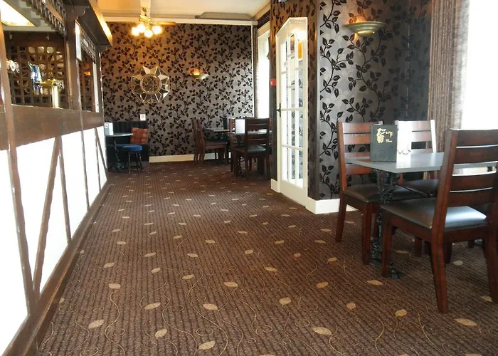 The Queens Lodge