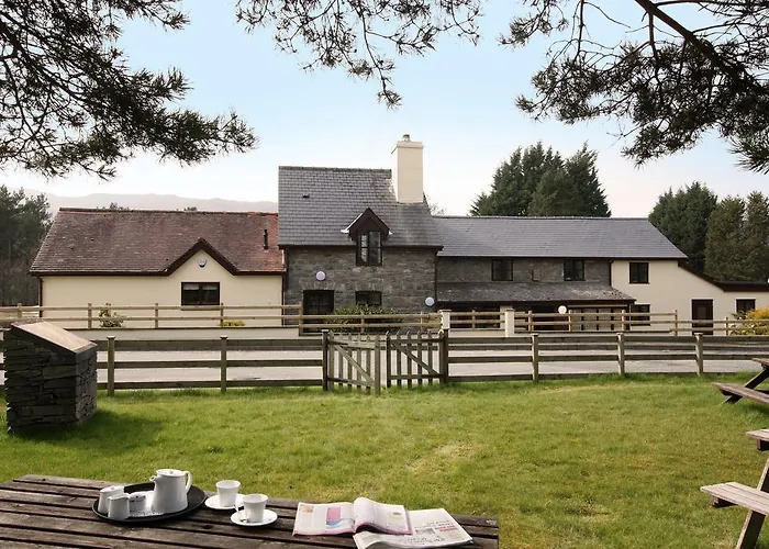Vulcan Lodge Cottages